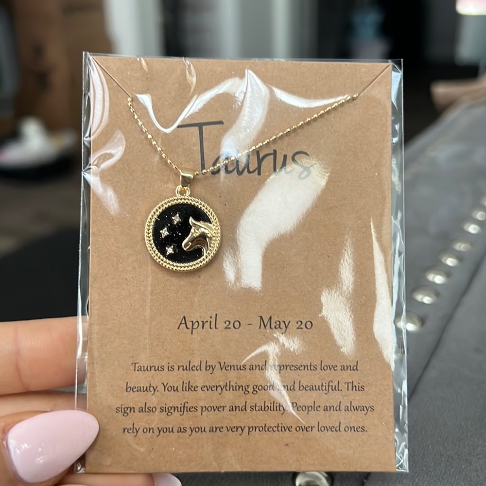 NWT Taurus Constellation Gold Chain Zodiac Sign Round Pendant Necklace